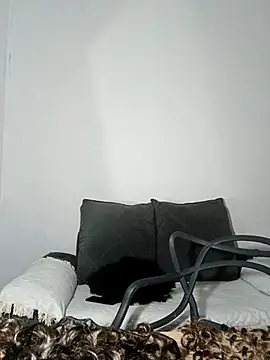 annybarros21 online show from September 26, 2025, 4:19 am