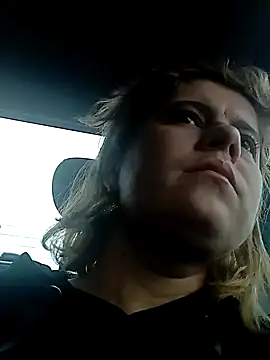 Snapshot of AnnyLwe chatting on September 27, 2025, 6:52 am AnnyLwe online show from September 27, 2025, 6:52 am