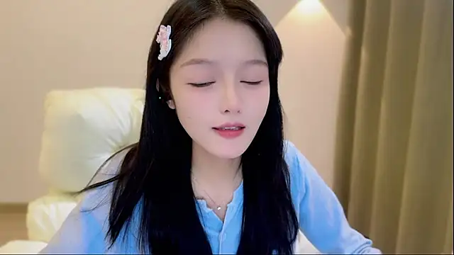 xiaodaibabyy online show from October 19, 2025, 6:49 am