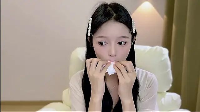 xiaodaibabyy online show from October 4, 2025, 7:32 am