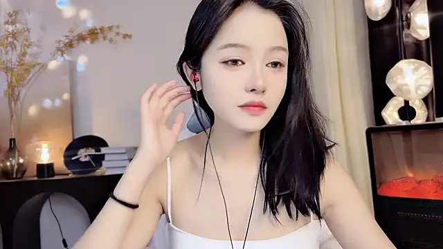 xiaodaibabyy online show from February 28, 2025, 1:14 pm