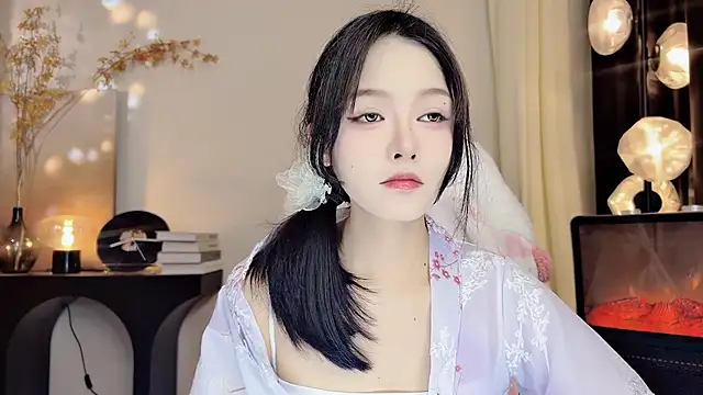 xiaodaibabyy online show from February 27, 2025, 1:07 pm