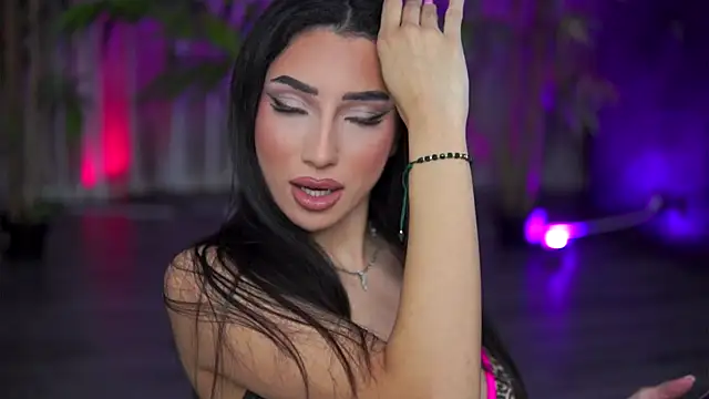 GinaValentinna online show from October 30, 2025, 7:44 pm