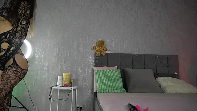 KatelynSparks online show from December 15, 2025, 7:03 am