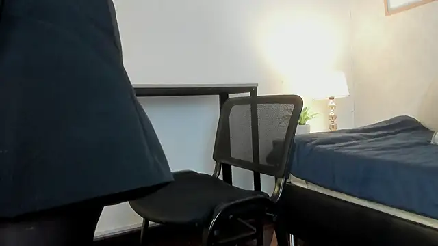 Snapshot of Caroline_dh chatting on February 20, 2026, 11:45 am Caroline dh online show from February 20, 2026, 11:45 am