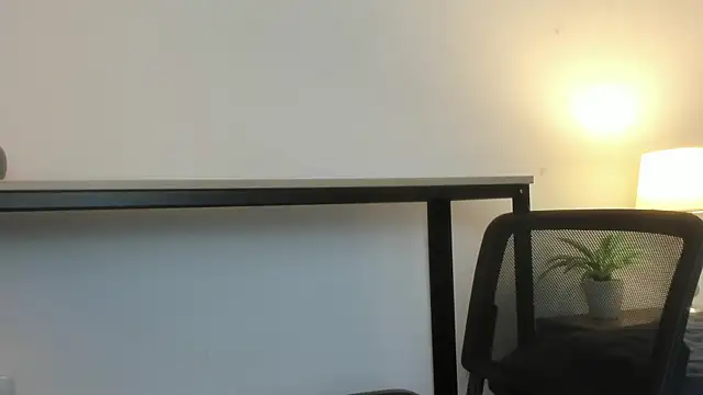 Snapshot of Caroline_dh chatting on February 12, 2026, 11:43 am Caroline dh online show from February 12, 2026, 11:43 am