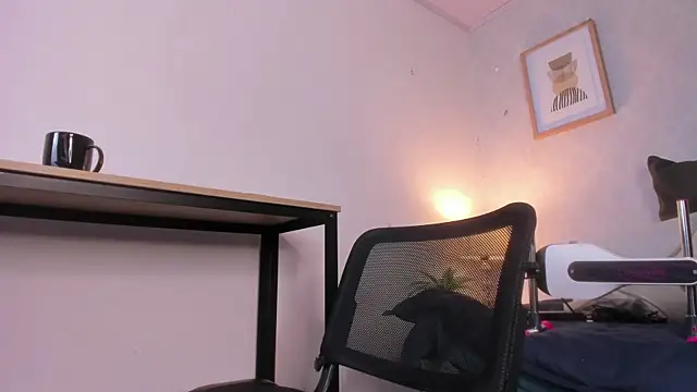 Caroline dh online show from April 18, 2026, 11:34 am