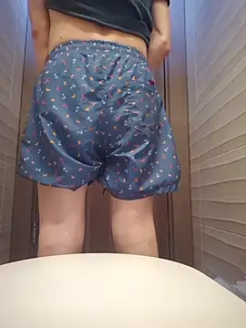 nyraminyon online show from September 23, 2025, 12:12 pm