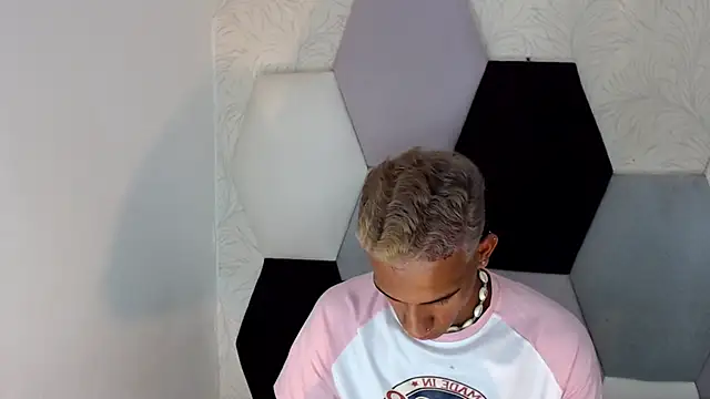 AbrahanBratz online show from January 11, 2025, 3:31 pm