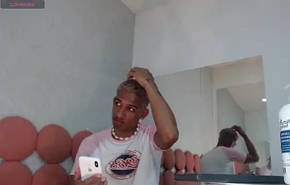 AbrahanBratz online show from January 10, 2025, 9:42 pm