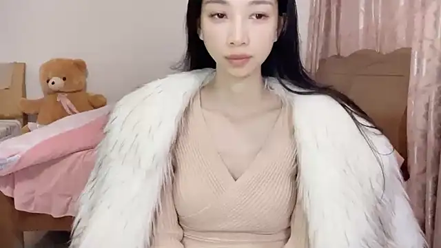 Snapshot of Lili-2 chatting on January 24, 2025, 4:39 pm Lili-2 online show from January 24, 2025, 4:39 pm