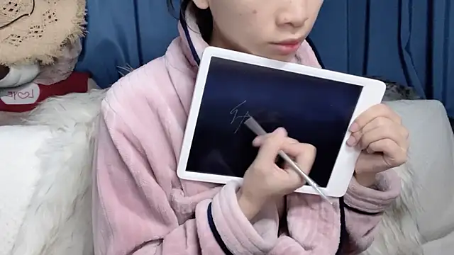 Lili-2 online show from March 15, 2026, 2:13 pm