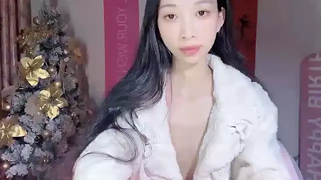 Snapshot of Lili-2 chatting on January 3, 2025, 4:27 pm Lili-2 online show from January 3, 2025, 4:27 pm