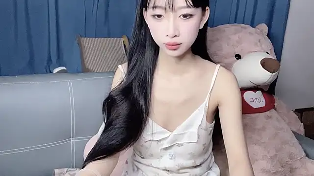 Snapshot of Lili-2 chatting on October 15, 2025, 2:36 pm Lili-2 online show from October 15, 2025, 2:36 pm