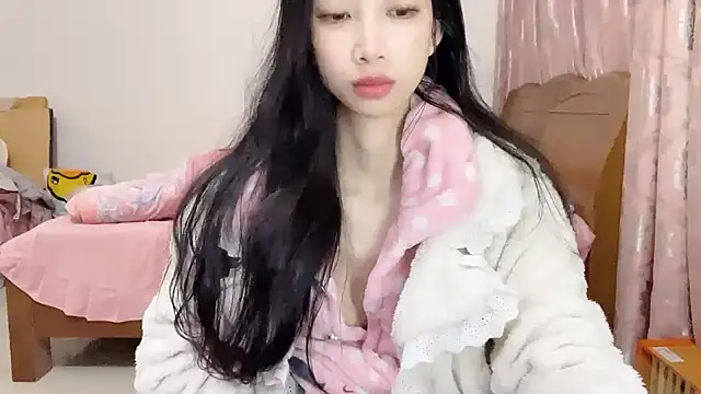 Snapshot of Lili-2 chatting on February 9, 2025, 4:29 pm Lili-2 online show from February 9, 2025, 4:29 pm