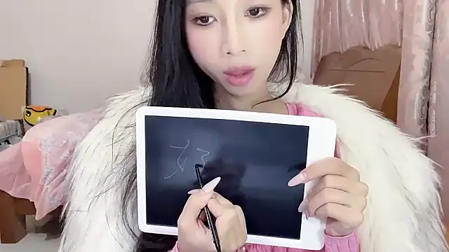 Snapshot of Lili-2 chatting on February 12, 2025, 4:22 pm Lili-2 online show from February 12, 2025, 4:22 pm