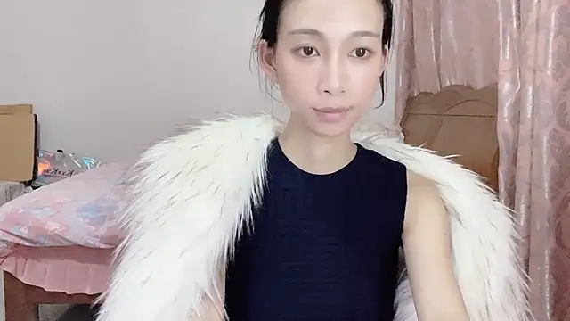 Snapshot of Lili-2 chatting on March 11, 2025, 8:31 pm Lili-2 online show from March 11, 2025, 8:31 pm