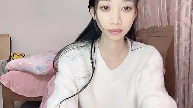 Snapshot of Lili-2 chatting on February 3, 2025, 2:55 pm Lili-2 online show from February 3, 2025, 2:55 pm