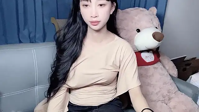 Snapshot of Lili-2 chatting on October 14, 2025, 12:28 pm Lili-2 online show from October 14, 2025, 12:28 pm