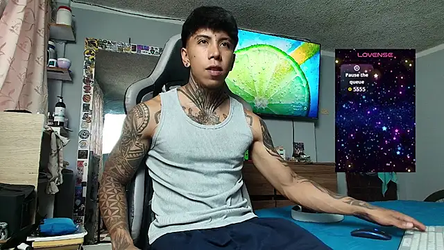 Nickhot0609 online show from February 13, 2026, 9:37 pm