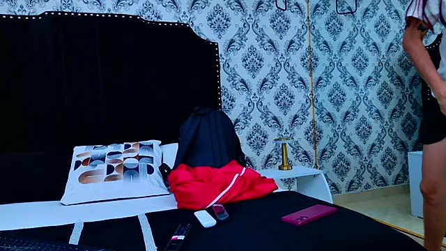 Derieri D online show from March 1, 2026, 7:47 pm