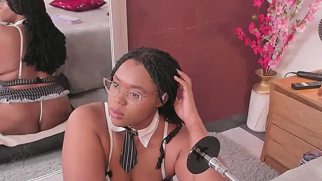 Snapshot of Makena_gh chatting on May 30, 2026, 3:24 am Makena gh online show from May 30, 2026, 3:24 am