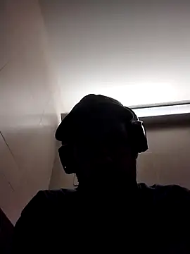 axelongshaft69 online show from December 19, 2025, 8:22 pm