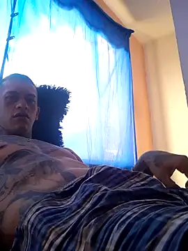 Snapshot of thoom-d chatting on December 1, 2024, 5:51 pm thoom-d online show from December 1, 2024, 5:51 pm