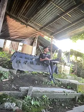 Jestebanano online show from April 3, 2026, 2:01 pm