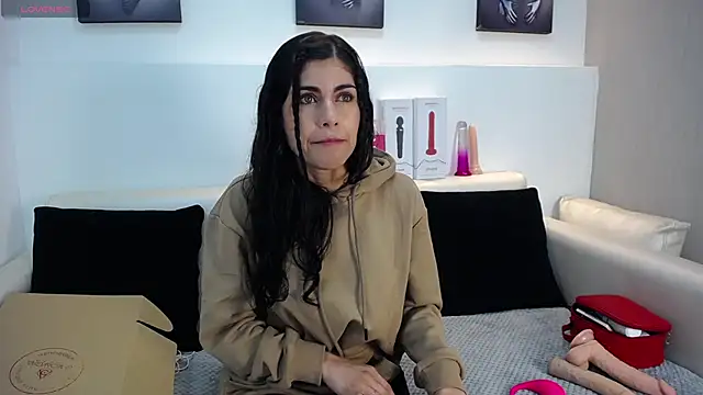 Melodi Roux online show from April 7, 2026, 1:46 pm