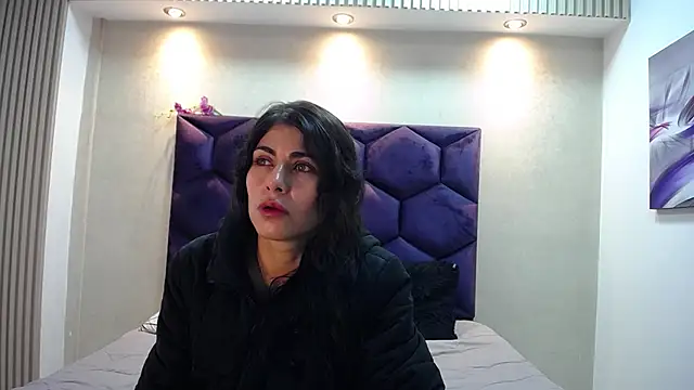 Melodi Roux online show from April 20, 2026, 1:03 pm