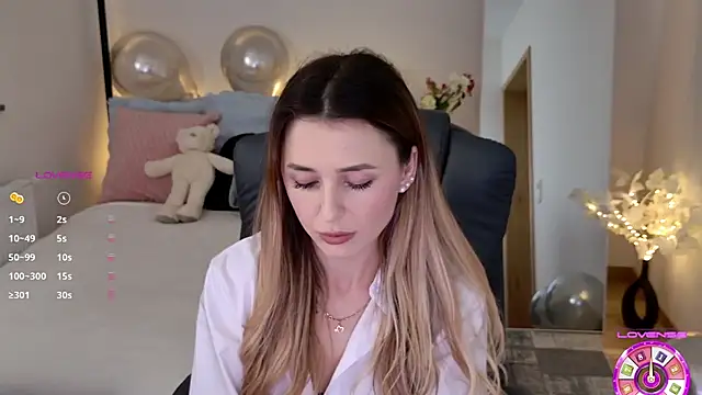 Sophie Enzo online show from March 20, 2025, 9:13 pm