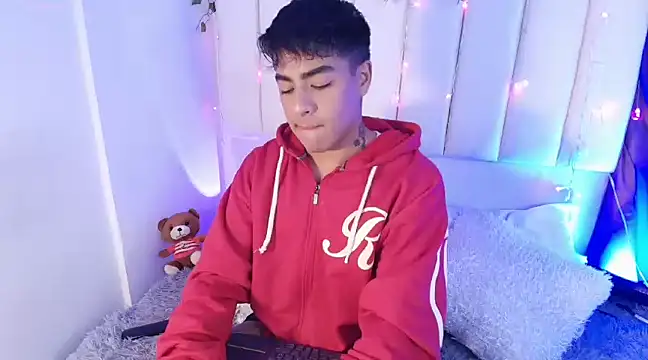 Snapshot of kiing_azahell chatting on January 24, 2025, 1:35 am kiing azahell online show from January 24, 2025, 1:35 am