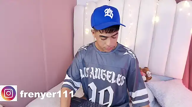 Snapshot of kiing_azahell chatting on February 11, 2025, 1:41 am kiing azahell online show from February 11, 2025, 1:41 am