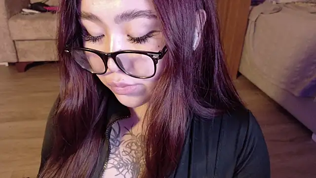 Yuriko May online show from September 9, 2025, 5:11 pm