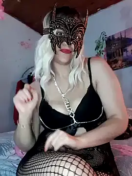 Snapshot of Queen666997 chatting on December 18, 2024, 11:51 pm Queen666997 online show from December 18, 2024, 11:51 pm