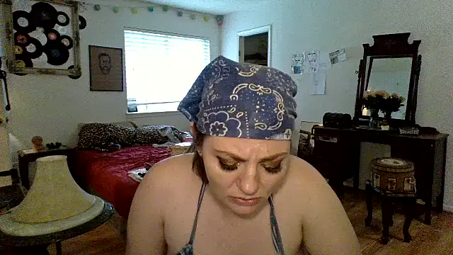 sophiarica online show from April 14, 2026, 8:58 pm