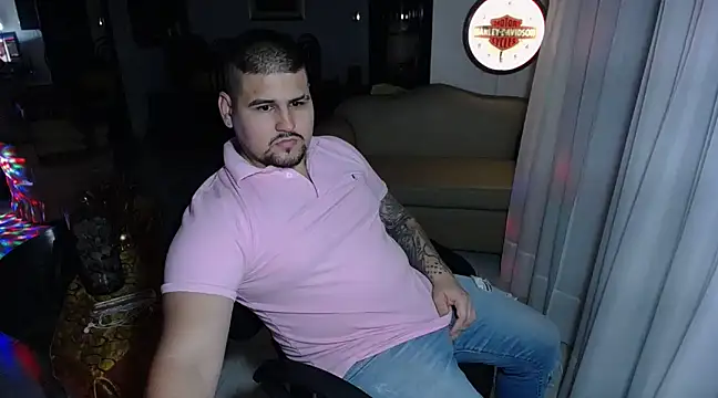 Snapshot of pitbullveryhot chatting on February 26, 2025, 5:13 am pitbullveryhot online show from February 26, 2025, 5:13 am