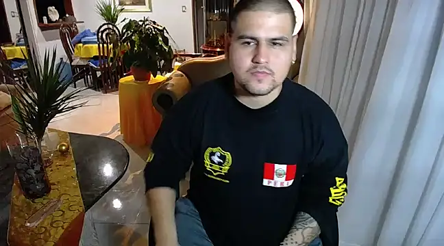 Snapshot of pitbullveryhot chatting on February 10, 2025, 6:53 am pitbullveryhot online show from February 10, 2025, 6:53 am