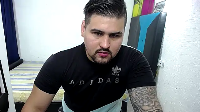 Snapshot of pitbullveryhot chatting on November 17, 2025, 7:56 am pitbullveryhot online show from November 17, 2025, 7:56 am