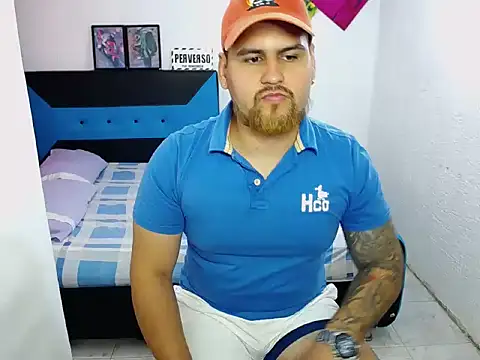 Snapshot of pitbullveryhot chatting on December 7, 2024, 7:05 pm pitbullveryhot online show from December 7, 2024, 7:05 pm