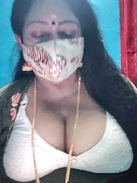 Snapshot of maniisha chatting on February 9, 2026, 8:12 am maniisha online show from February 9, 2026, 8:12 am