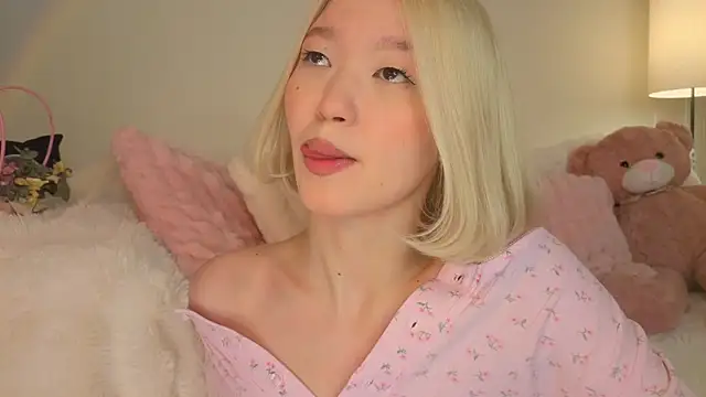 Snapshot of milli_sun_ chatting on May 17, 2026, 5:07 am milli sun online show from May 17, 2026, 5:07 am