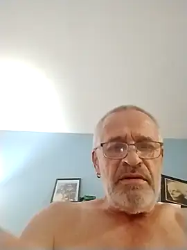 Snapshot of geilerschwanz64 chatting on October 21, 2025, 12:11 am geilerschwanz64 online show from October 21, 2025, 12:11 am