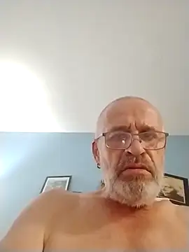 Snapshot of geilerschwanz64 chatting on September 26, 2025, 8:43 am geilerschwanz64 online show from September 26, 2025, 8:43 am