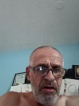 Snapshot of geilerschwanz64 chatting on February 6, 2025, 1:43 pm geilerschwanz64 online show from February 6, 2025, 1:43 pm