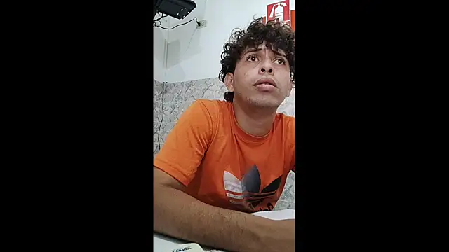 Snapshot of luisfer_306 chatting on February 28, 2025, 6:41 pm luisfer 306 online show from February 28, 2025, 6:41 pm