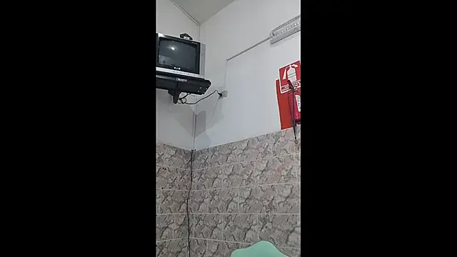 Snapshot of luisfer_306 chatting on January 24, 2025, 6:04 pm luisfer 306 online show from January 24, 2025, 6:04 pm