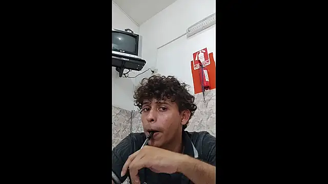 Snapshot of luisfer_306 chatting on February 27, 2025, 6:31 pm luisfer 306 online show from February 27, 2025, 6:31 pm