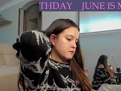 Snapshot of AmandaCallum chatting on June 11, 2026, 12:32 am AmandaCallum online show from June 11, 2026, 12:32 am